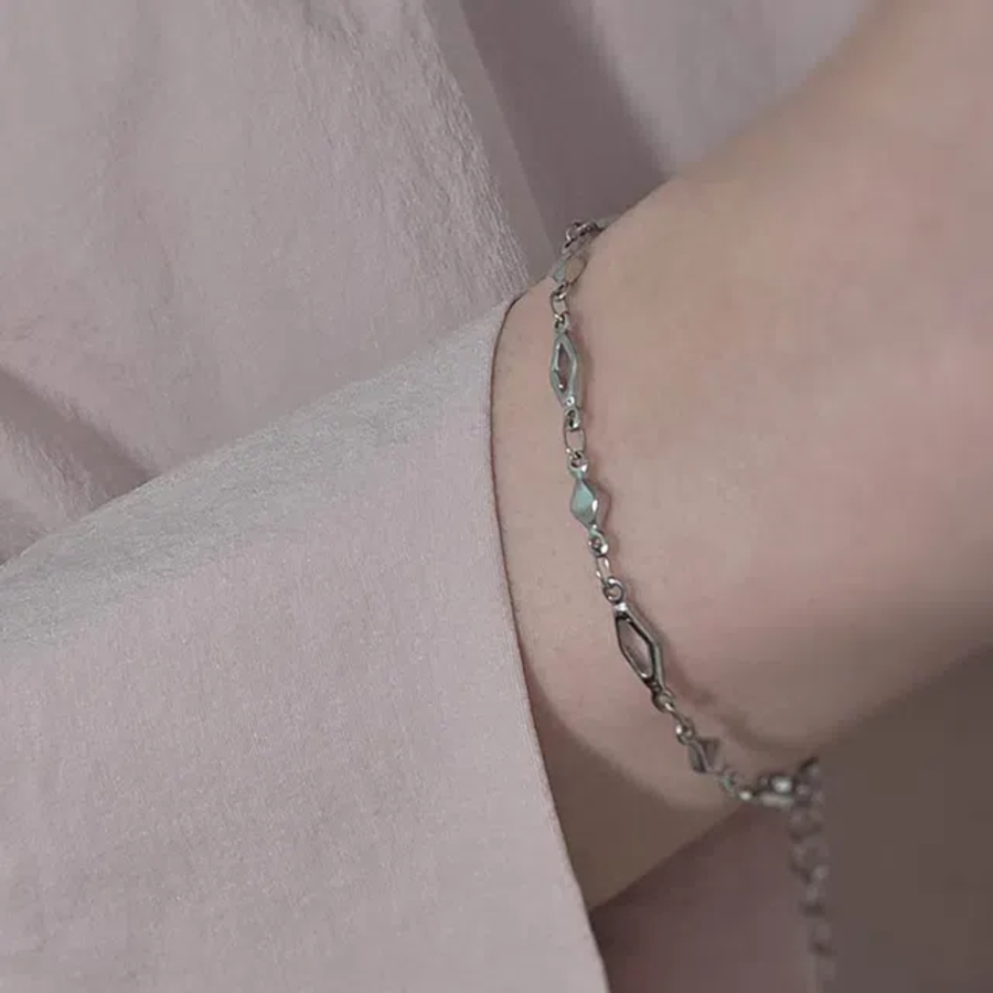 Браслет из хирургической стали с ромбовидным элементом и многослойной цепочкой