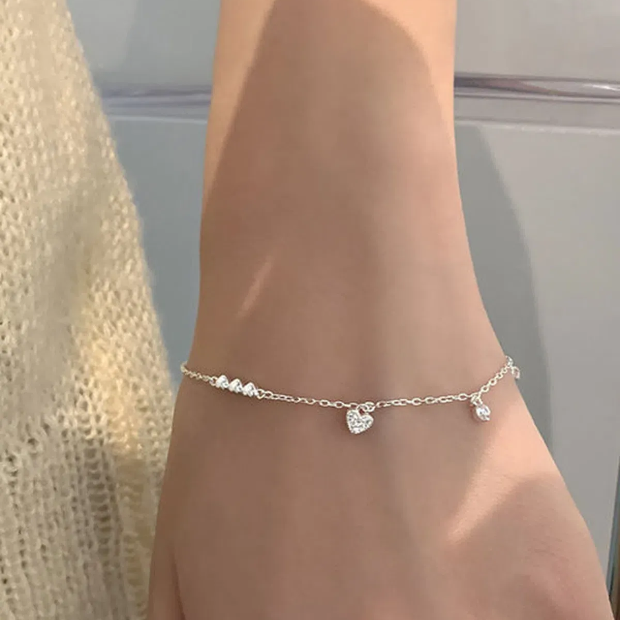 Серебряный браслет с сердечком и кубическим цирконием