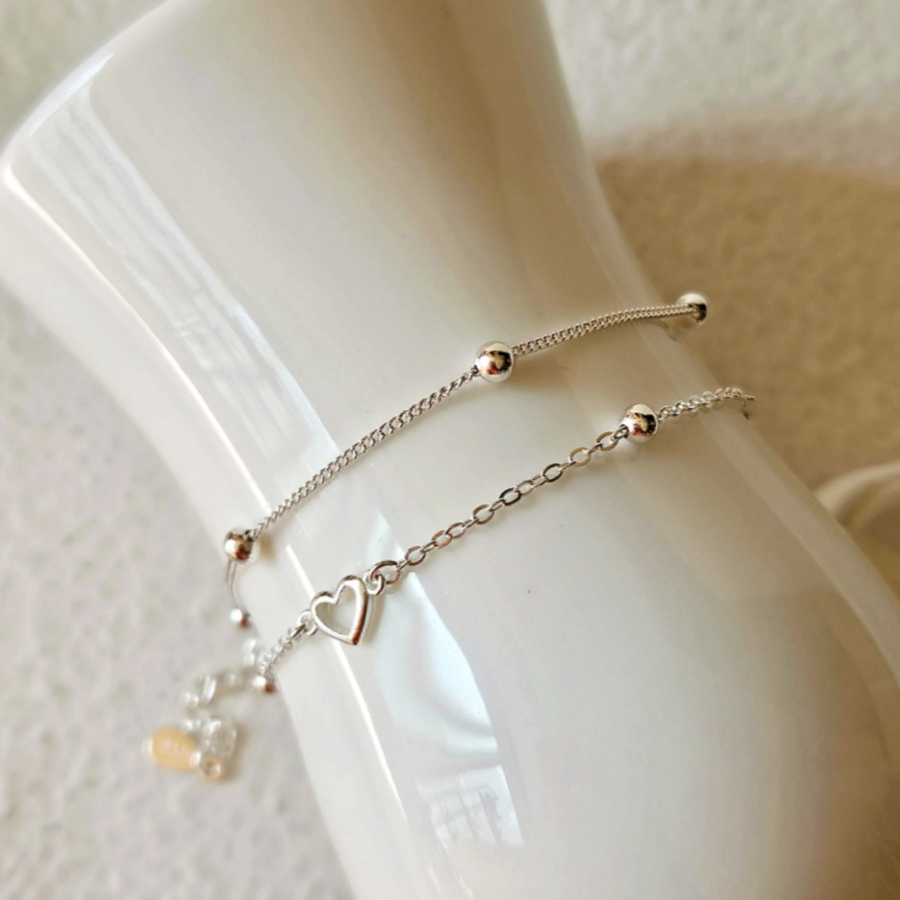 Серебряный браслет 925 пробы с плоской линией из сердец и двойной шариковой цепочкой