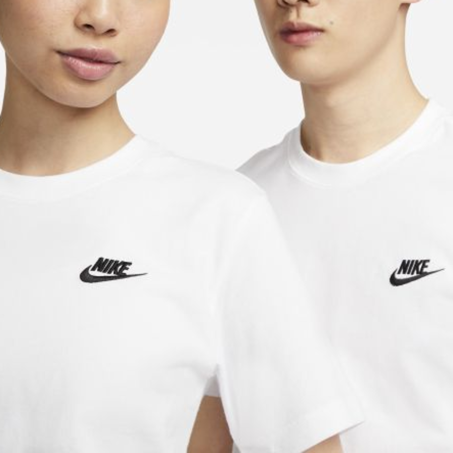 Nike Sportswear Club T-shirt M [White/Black] — AR4999-101