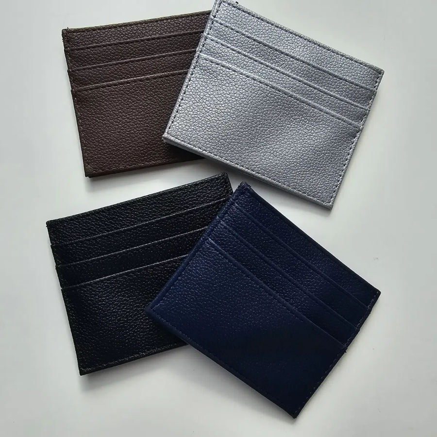 Mini Leather 7-Slot Card Wallet — лаконичный и практичный аксессуар для повседневных нужд