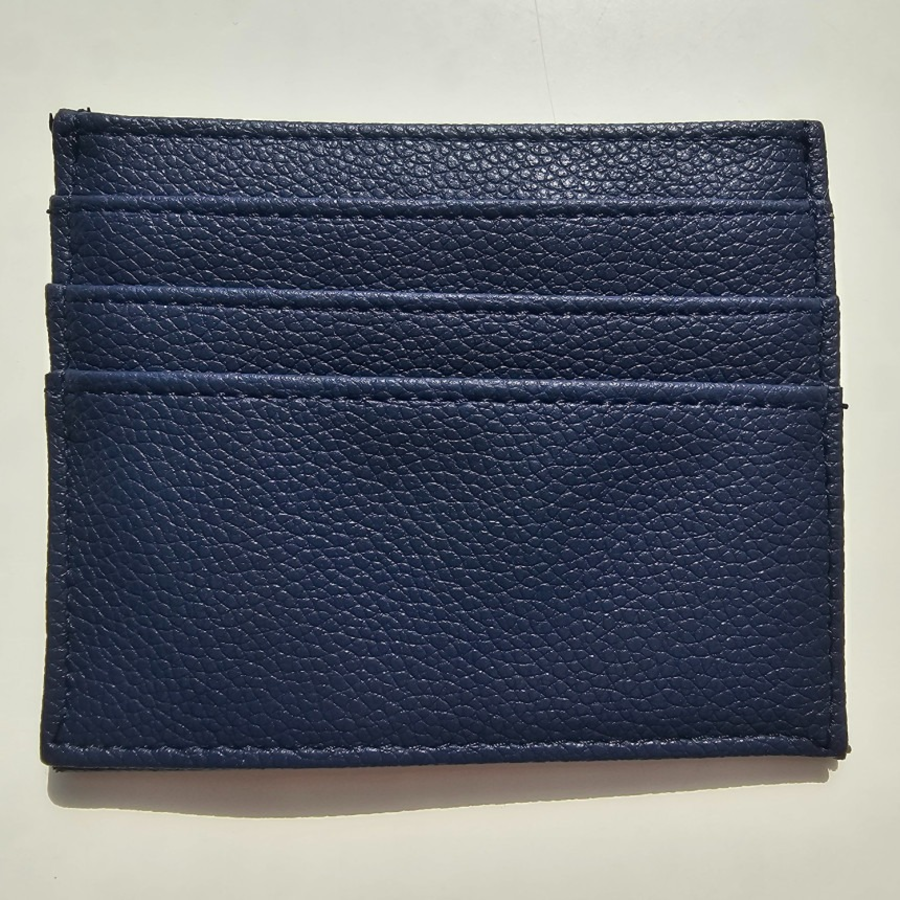 Mini Leather 7-Slot Card Wallet — лаконичный и практичный аксессуар для повседневных нужд