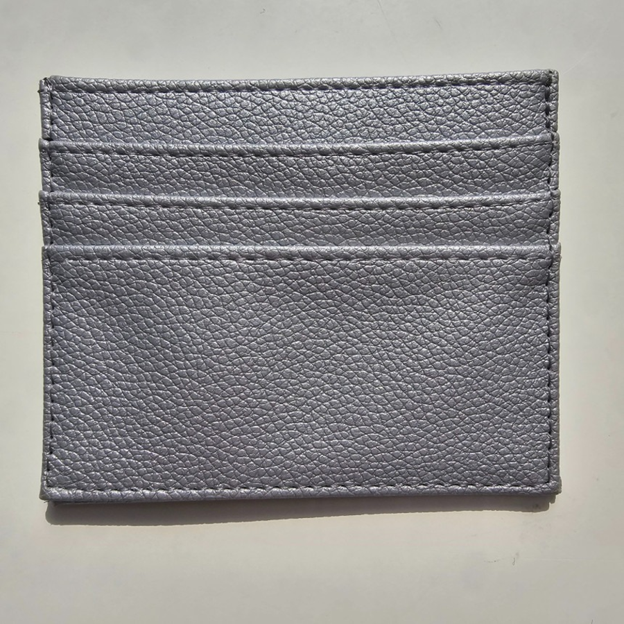 Mini Leather 7-Slot Card Wallet — лаконичный и практичный аксессуар для повседневных нужд