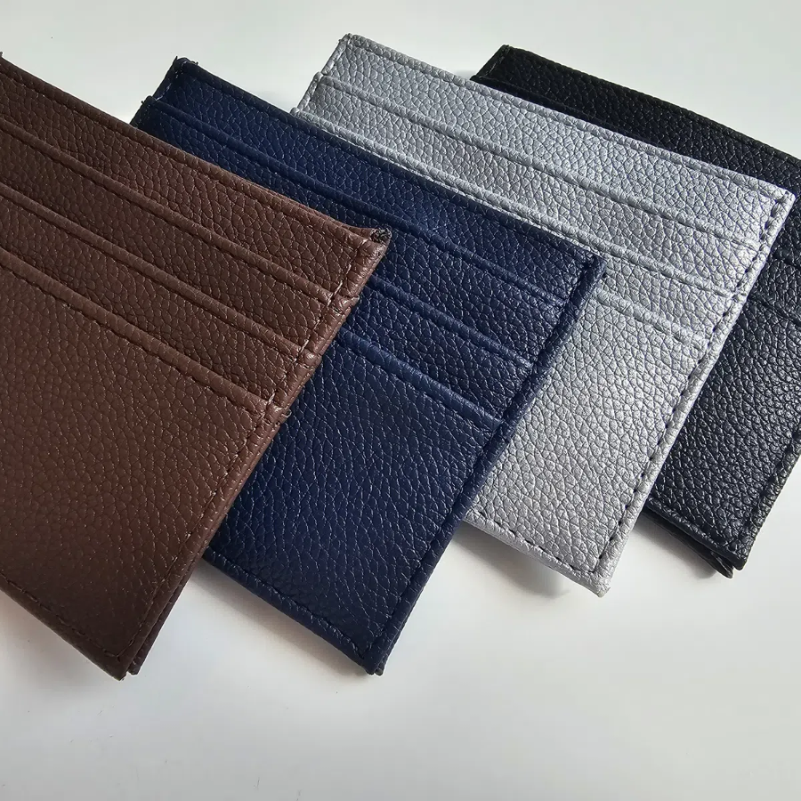 Mini Leather 7-Slot Card Wallet — лаконичный и практичный аксессуар для повседневных нужд
