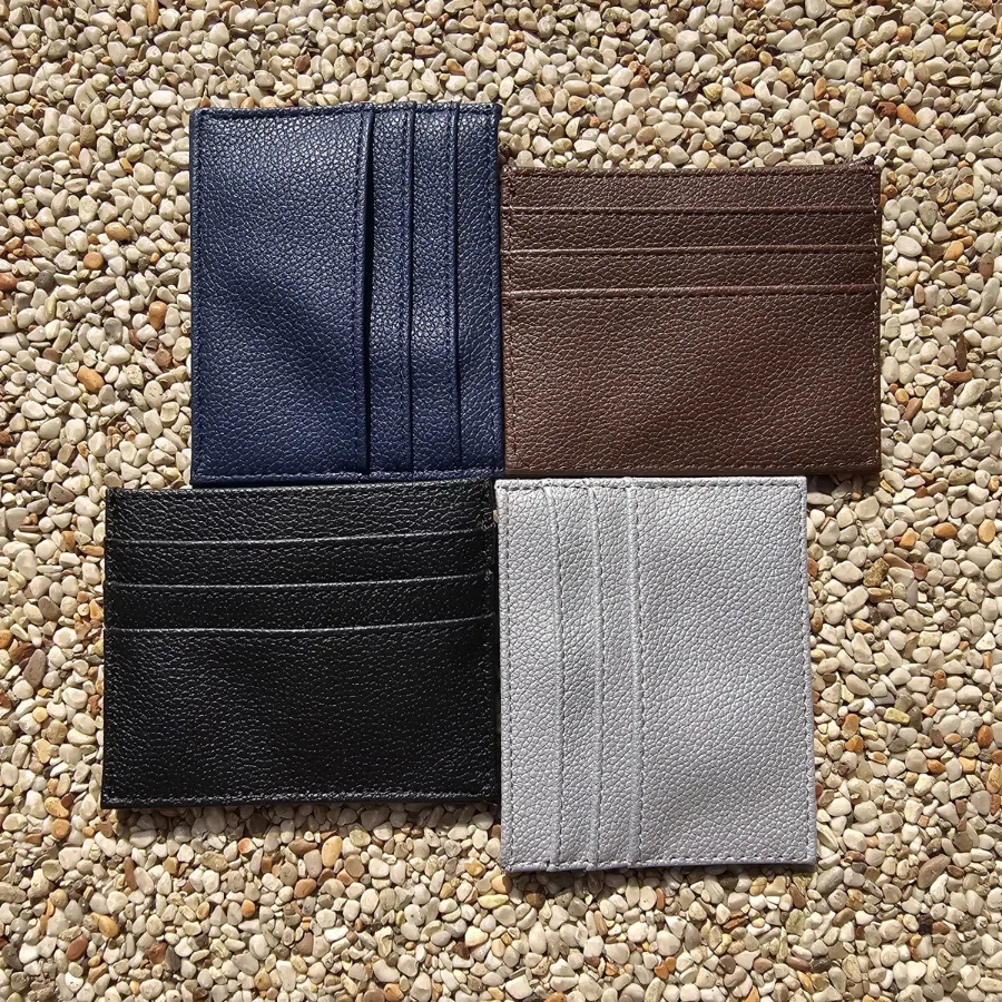 Mini Leather 7-Slot Card Wallet — лаконичный и практичный аксессуар для повседневных нужд