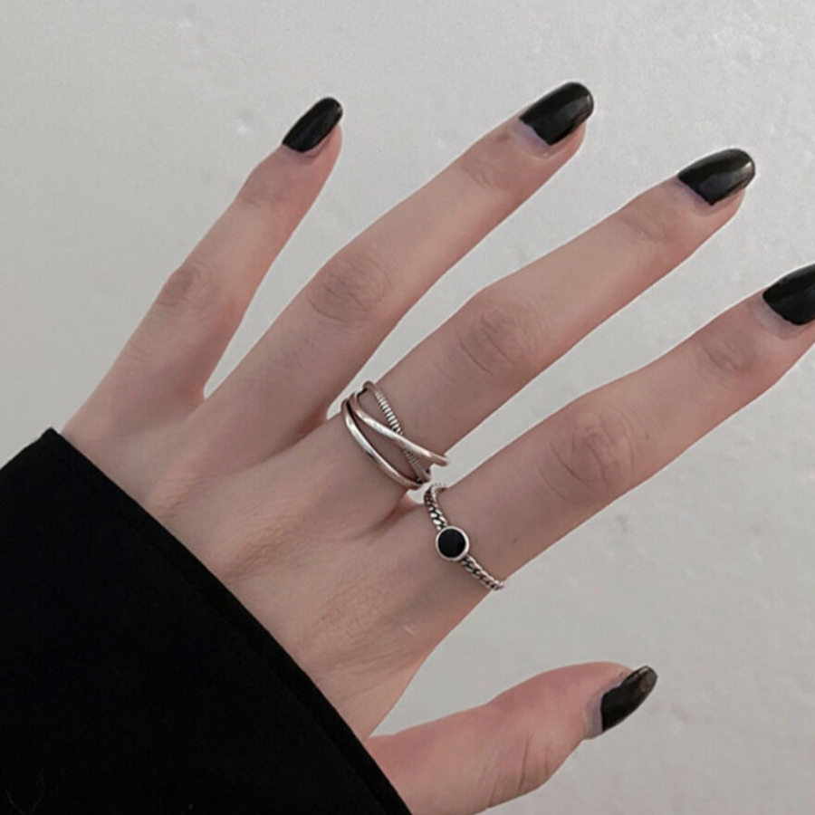 Серебряное кольцо с двойным плетёным узором и чёрной вставкой