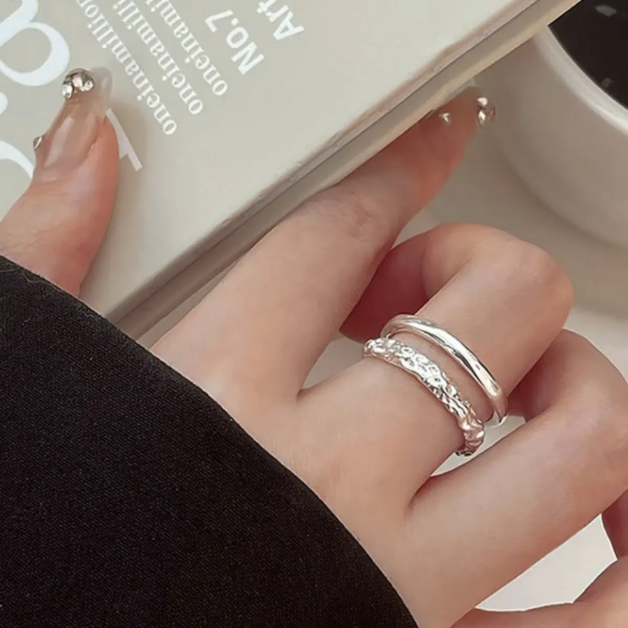 Серебряное кольцо с двойной линией и открытым дизайном