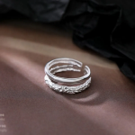 Серебряное кольцо с двойной линией и открытым дизайном