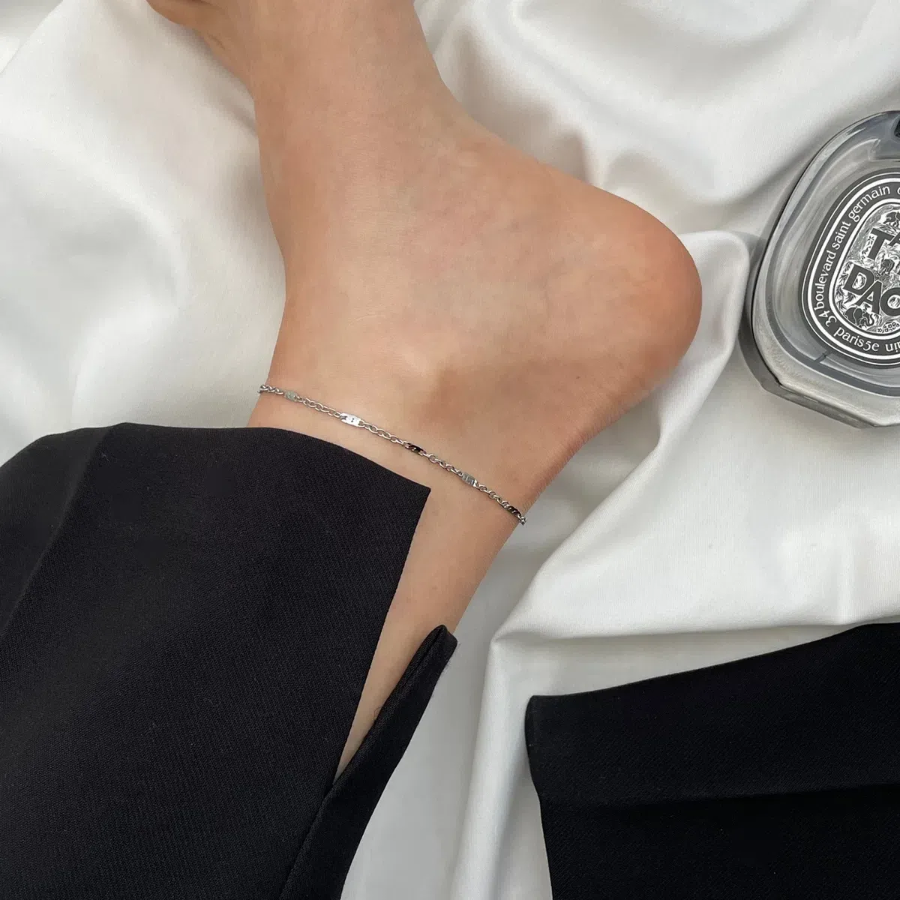 Браслет на ногу с плоской цепочкой из хирургической стали