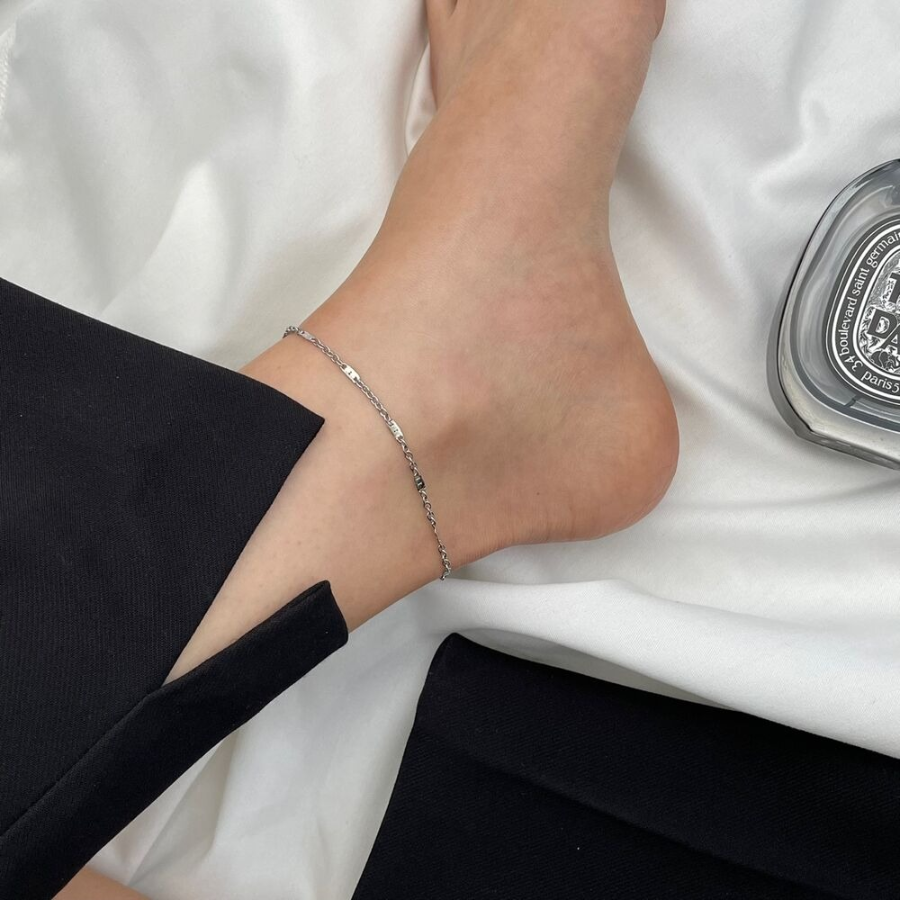 Браслет на ногу с плоской цепочкой из хирургической стали