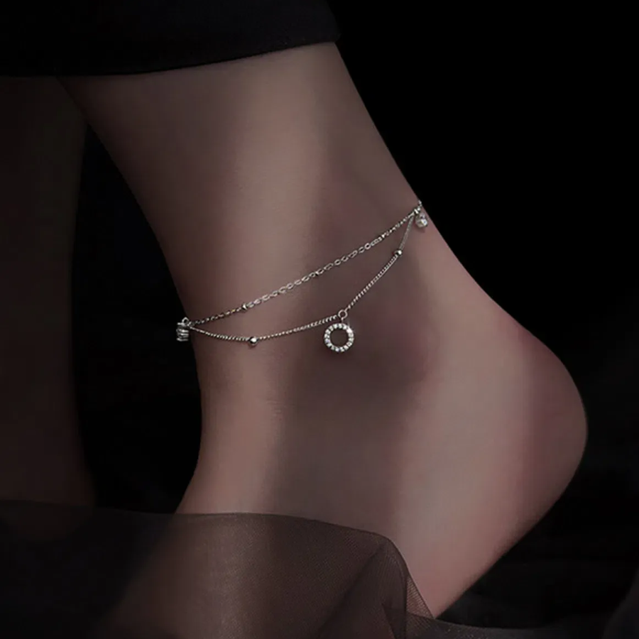 Серебристый браслет на ногу с круглым кристаллом и двойной цепочкой