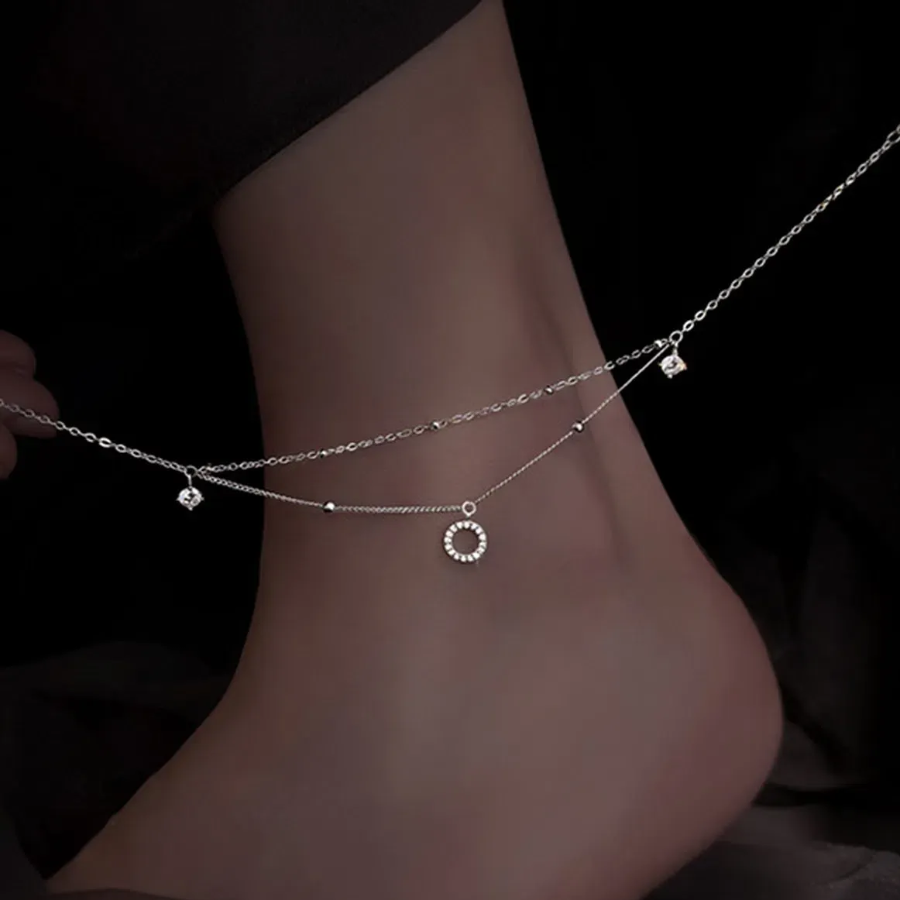 Серебристый браслет на ногу с круглым кристаллом и двойной цепочкой