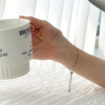 Браслет на руку из серебристой змейки с регулируемой длиной