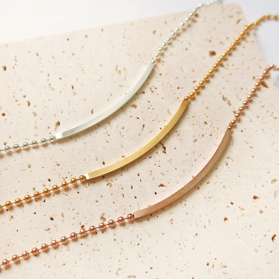 Браслет на ногу с гладкой подвеской и шариковой цепочкой из хирургической стали