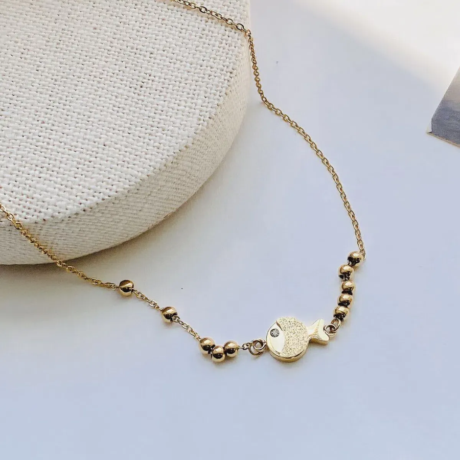 Ожерелье с подвеской в форме рыбки из хирургической стали, цвет золото