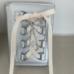 Glossy Silver Ribbon Bi-Fold Wallet — глянцевый стиль в духе Y2K и балетной эстетики