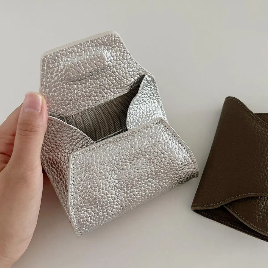 Magnetic Cover Cowhide Card Wallet — минимализм и надёжность в натуральной коже