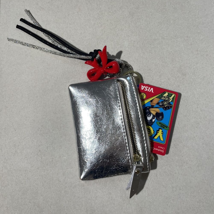 Silver Cowhide Zip Mini Card Wallet — компактность, стиль и натуральная кожа