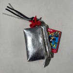 Silver Cowhide Zip Mini Card Wallet — компактность, стиль и натуральная кожа