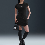 Nike Sportswear Women’s Slim Fit Graphic T-Shirt