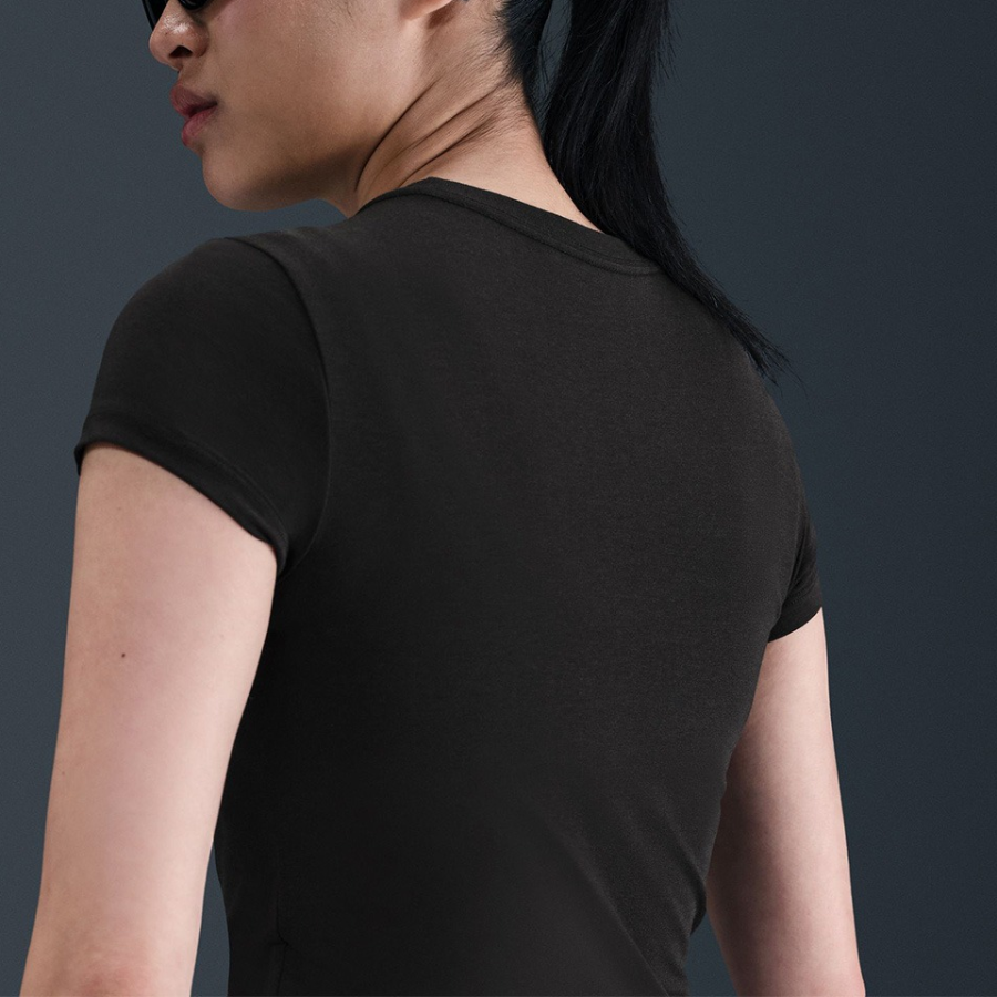 Nike Sportswear Women’s Slim Fit Graphic T-Shirt