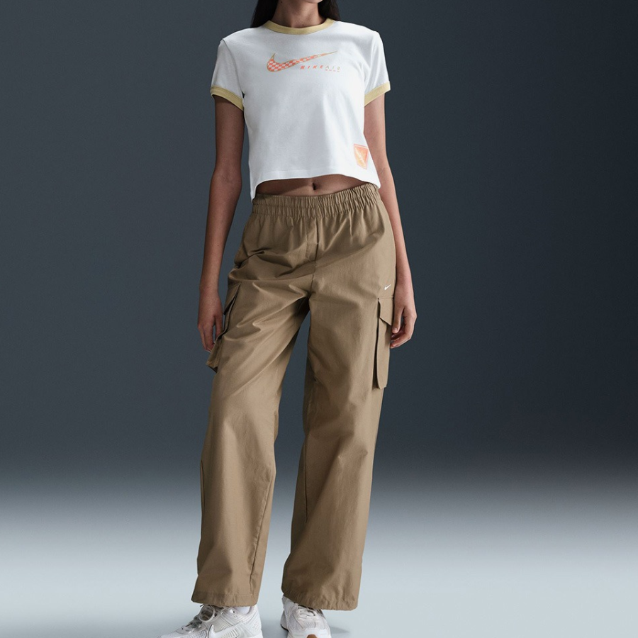 Nike Sportswear Club Women’s Short-Sleeve T-Shirt