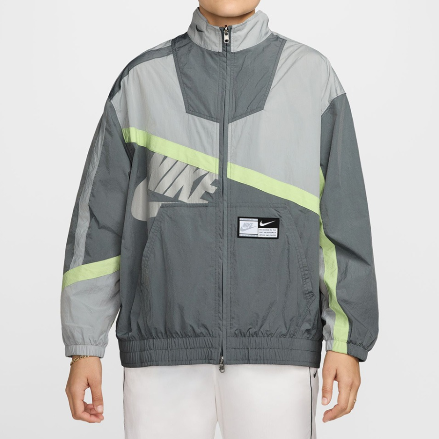 Nike Sportswear Women’s Oversized Woven Jacket
