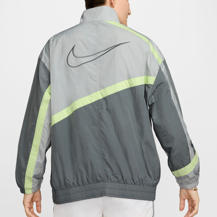 Nike Sportswear Women’s Oversized Woven Jacket
