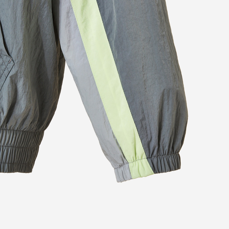 Nike Sportswear Women’s Oversized Woven Jacket