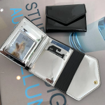 Enamel Glossy Slim Card Wallet — минимализм с глянцевым акцентом в стиле Y2K