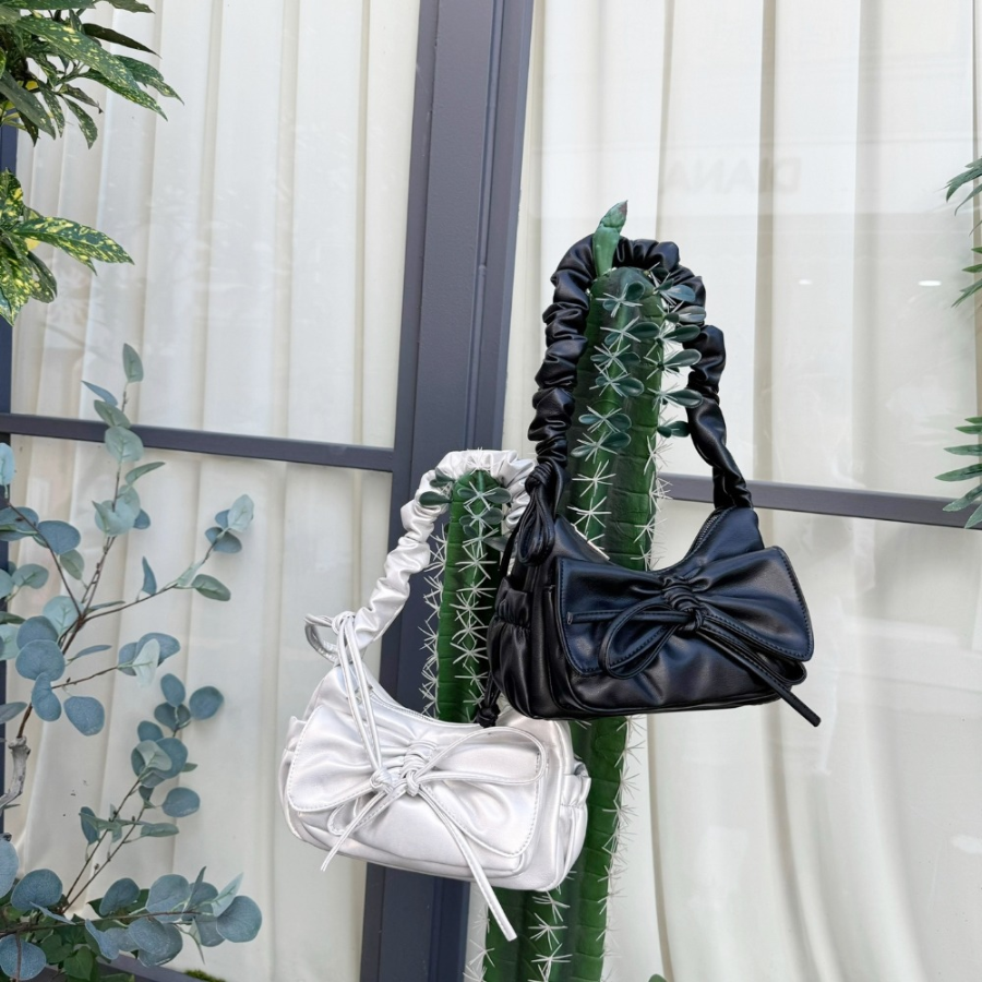 Tabi Shirring Ribbon Tote Shoulder Crossbag — женственность и практичность в одном аксессуаре