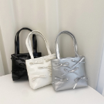 Square Ribbon Mini Bag Crossbody — женственный акцент в компактной форме