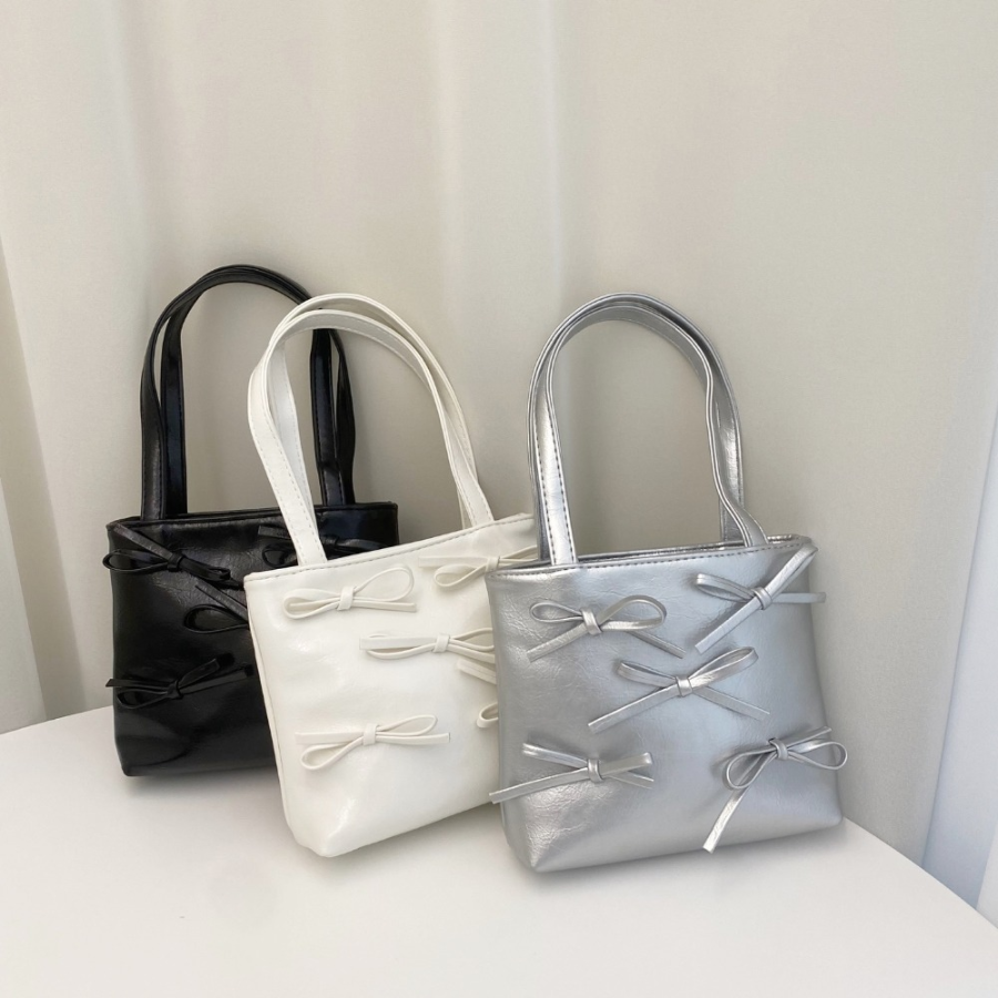 Square Ribbon Mini Bag Crossbody — женственный акцент в компактной форме