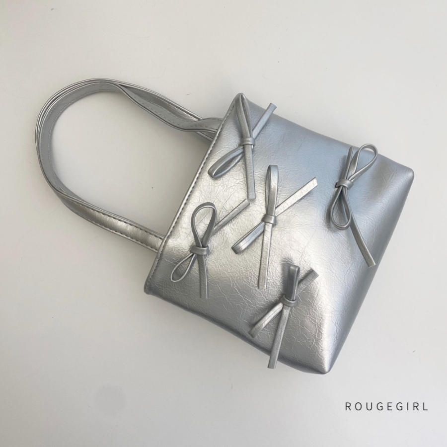 Square Ribbon Mini Bag Crossbody — женственный акцент в компактной форме