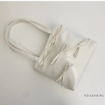 Square Ribbon Mini Bag Crossbody — женственный акцент в компактной форме