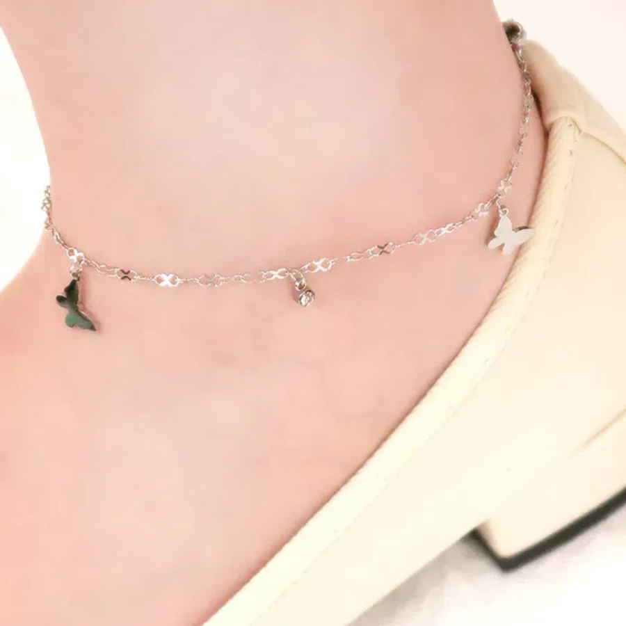 Серебряный браслет на ногу с подвеской-бабочкой и кубическим цирконием