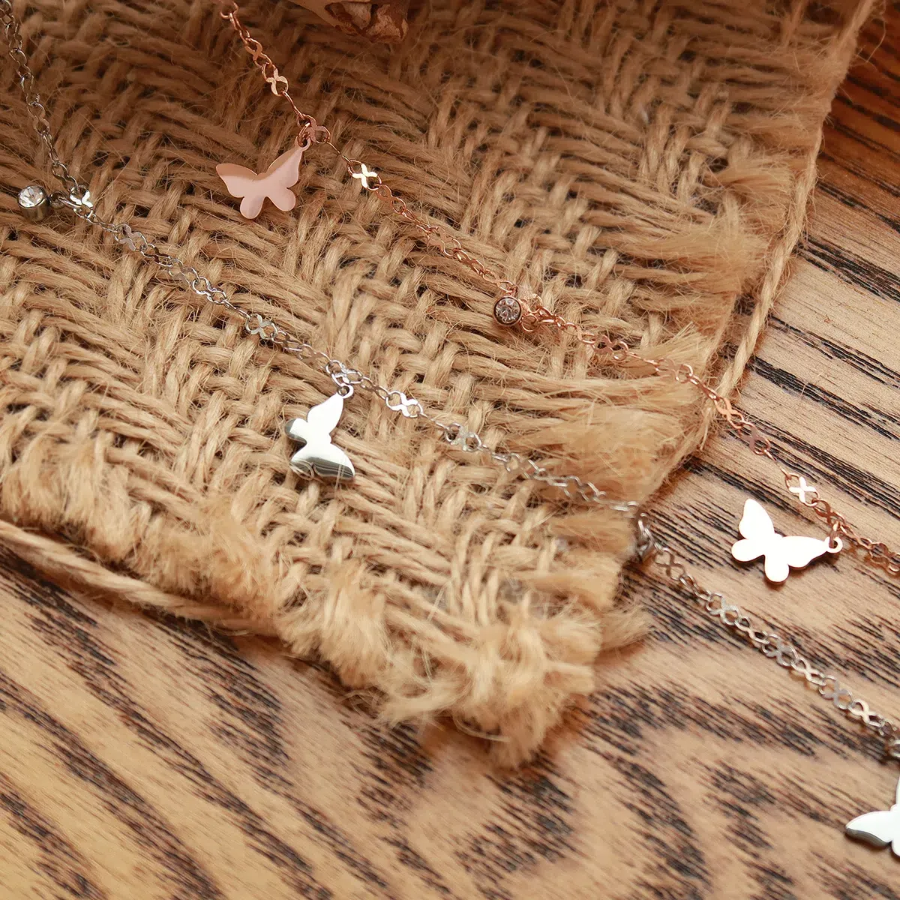 Серебряный браслет на ногу с подвеской-бабочкой и кубическим цирконием