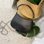 Tabi 02 Mini Shoulder Bag Chain Crossbody — минимализм с изюминкой