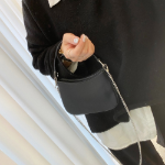 Tabi 02 Mini Shoulder Bag Chain Crossbody — минимализм с изюминкой