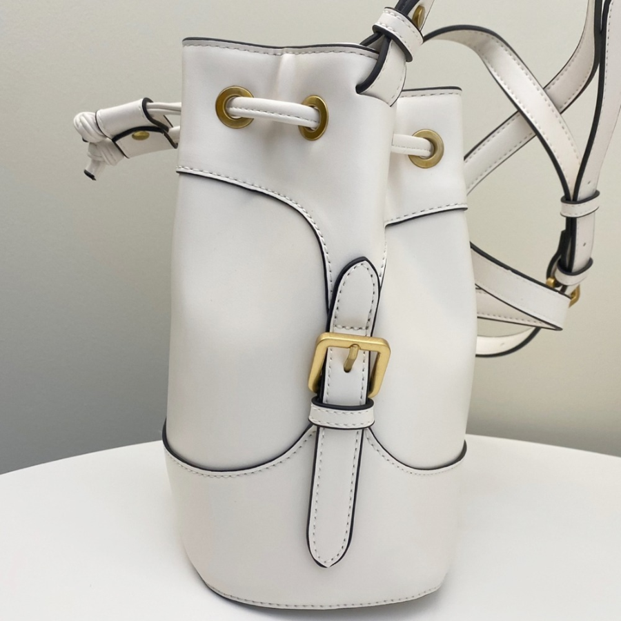 Yarn Drawstring Shoulder & Crossbody Bag — лёгкость формы и естественный стиль