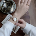 Женские часы-браслет «Ланжю» в серебряном и золотом оттенках