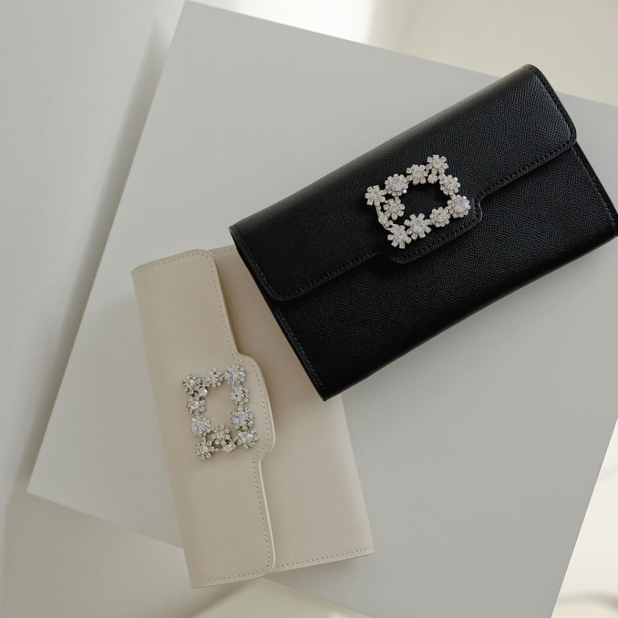 Jewel Clutch Bag — сияющий акцент для особых случаев