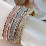 Браслет-бэнгл с цирконами по всей поверхности