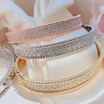 Браслет-бэнгл с цирконами по всей поверхности