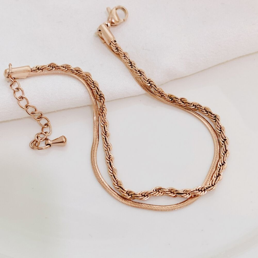 Браслет с двойной цепочкой: скрученная верёвка и змейка