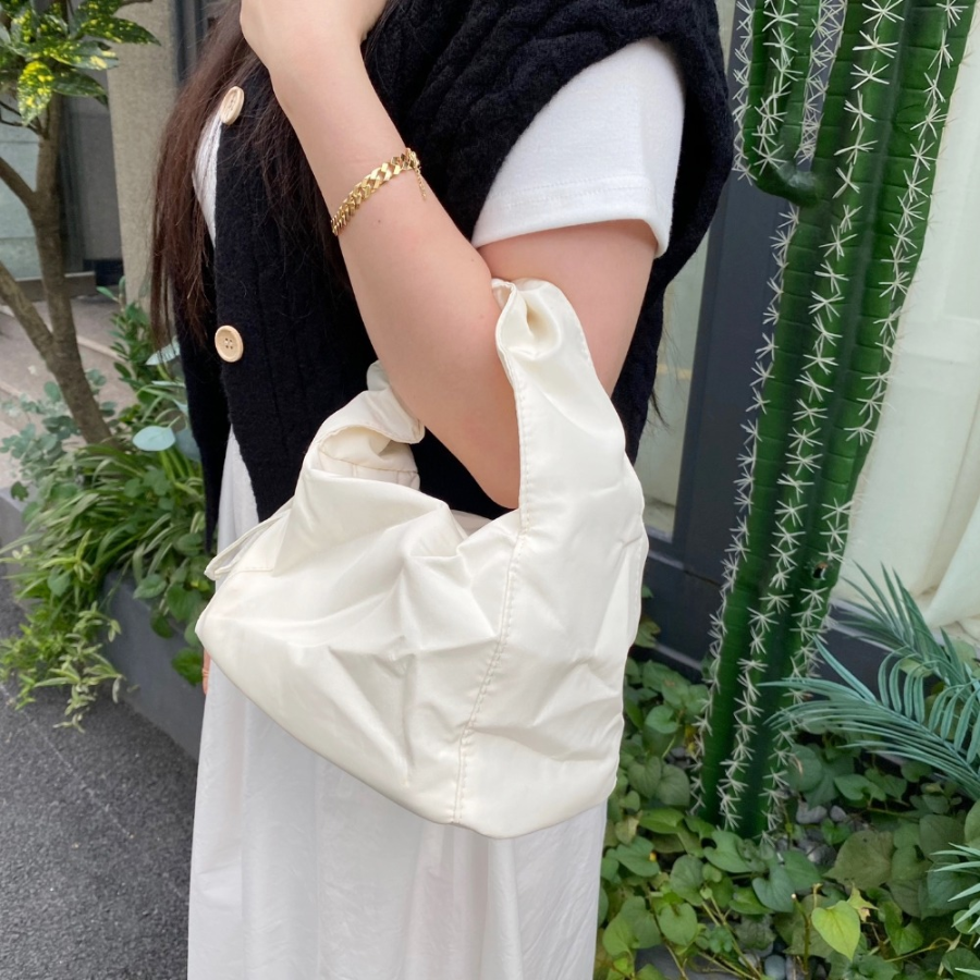 Spring Ring Tote Mini Bag — стиль с удобством на каждый день