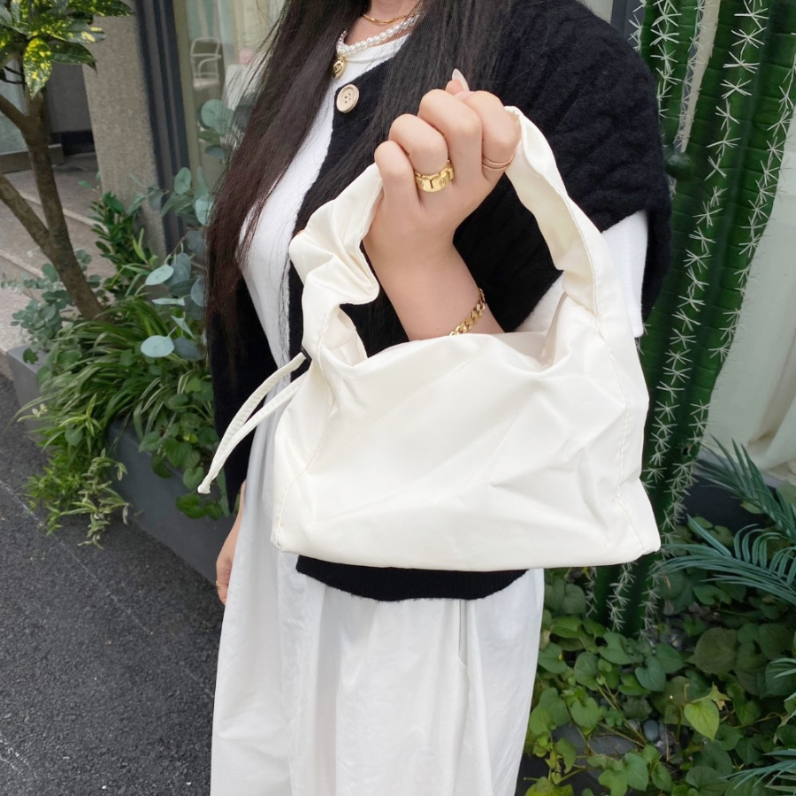 Spring Ring Tote Mini Bag — стиль с удобством на каждый день