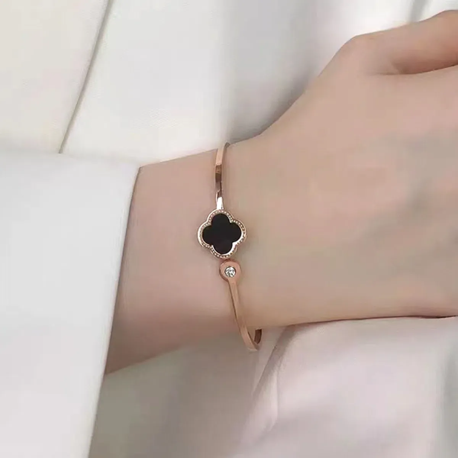 Браслет с клевером и кубическим цирконием