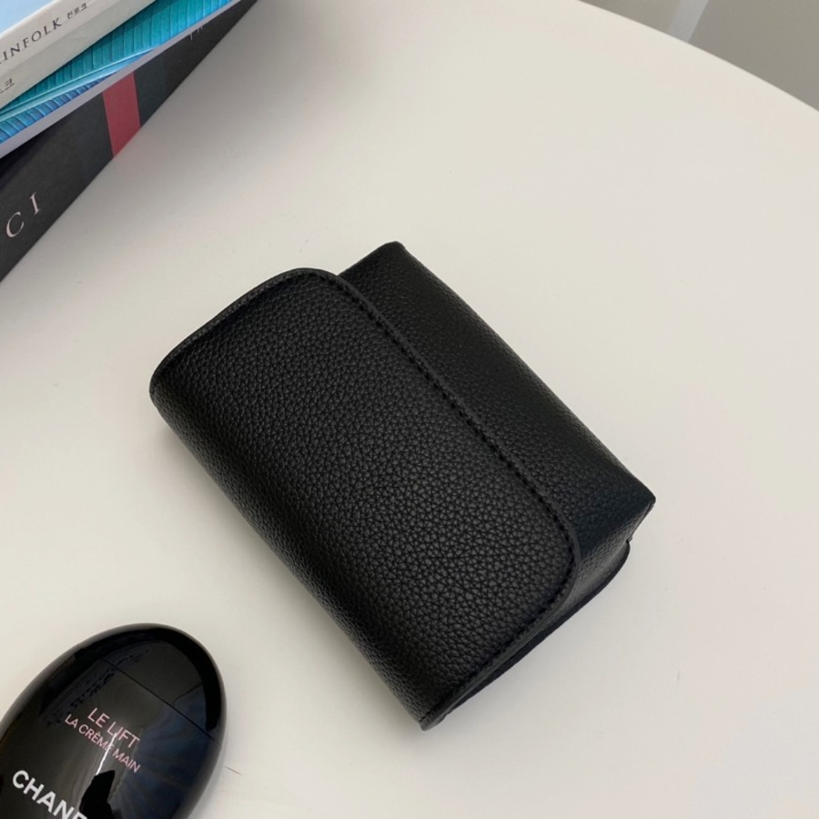 Mini Orong Crossbody Bag — компактность и стиль в одном аксессуаре