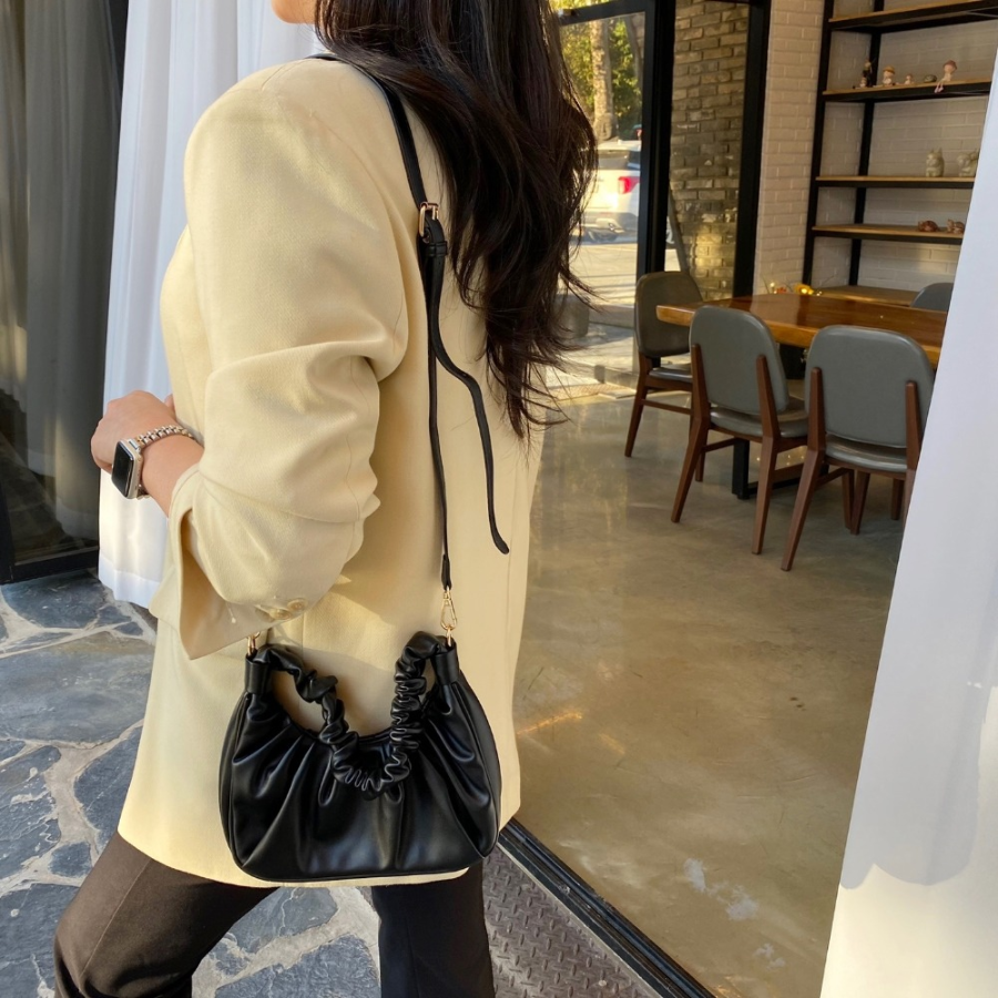 Popular Shirring Crossbody & Shoulder Bag — трендовая сумка с мягкими складками